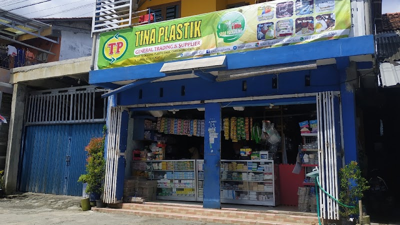Kemasan Plastik yang Membawa Senyum di Setiap Sudut Cilacap
